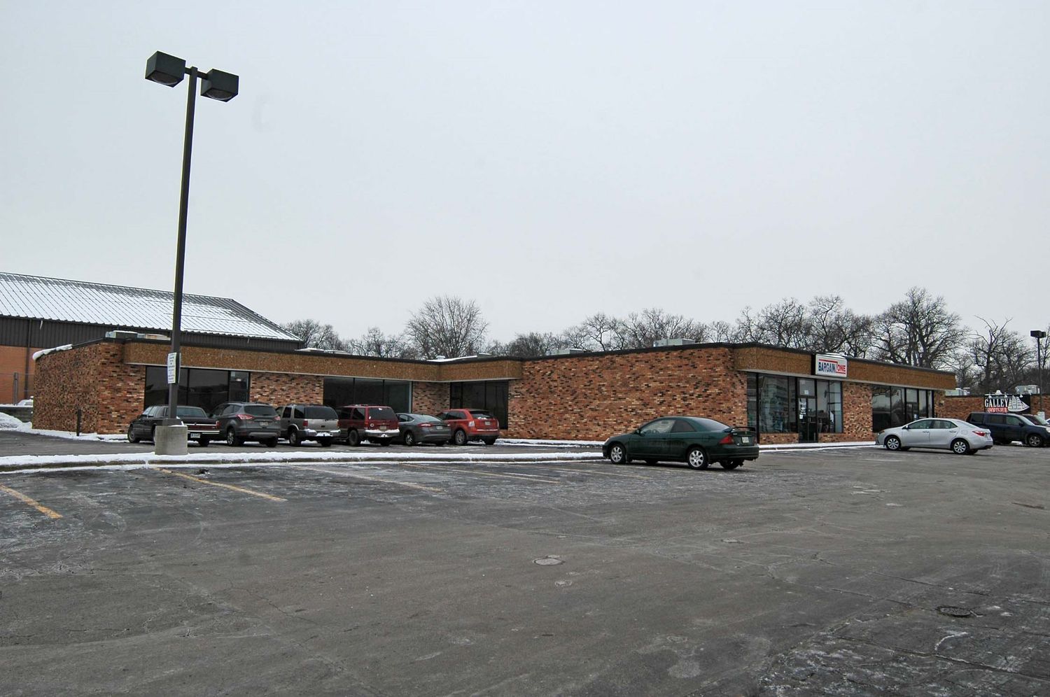 College Square - Suite 713: 921 West McKinley Avenue, Mishawaka, IN 46545
